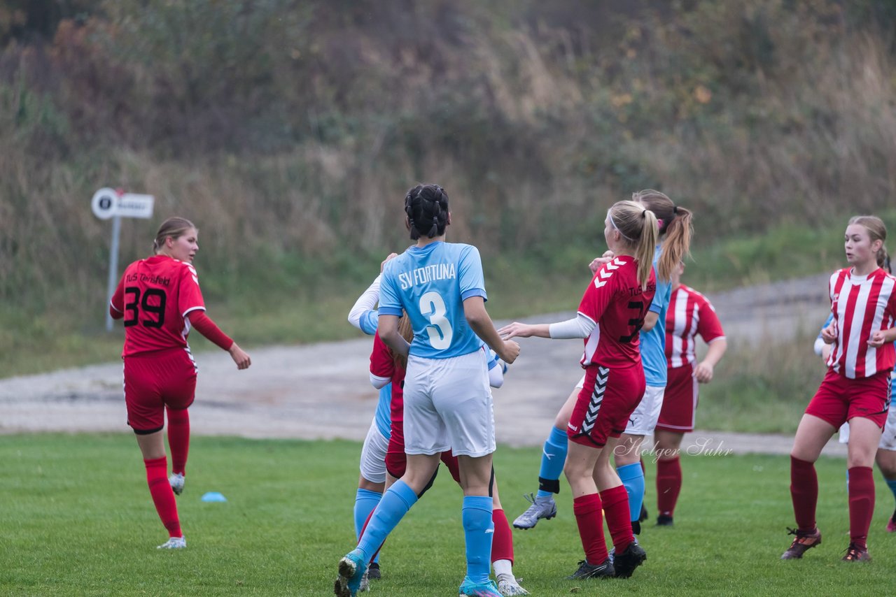 Bild 136 - wBJ TuS Tensfeld - SV Fortuna St. Juergen